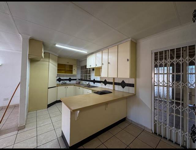 3 BEDROOM HOUSE FOR SALE IN HUNTINGDON